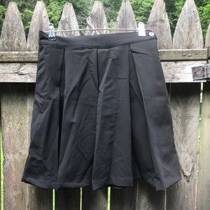 DEANDRi Black Pleated Skirt